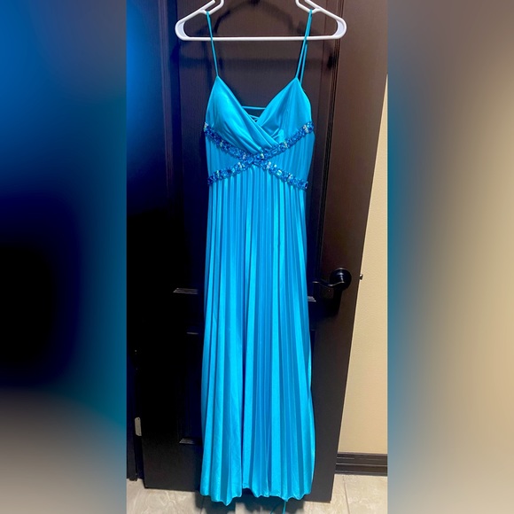 Formal blue dress - Picture 1 of 1